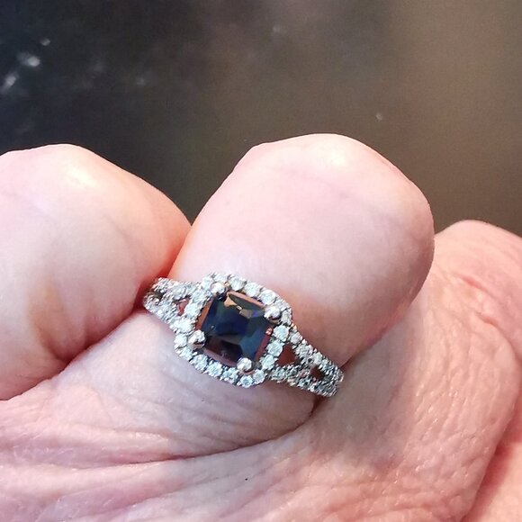18 Kt. White Gold ,  Blue Sapphire and  Multi Diamond Ring - Picture 6 of 13